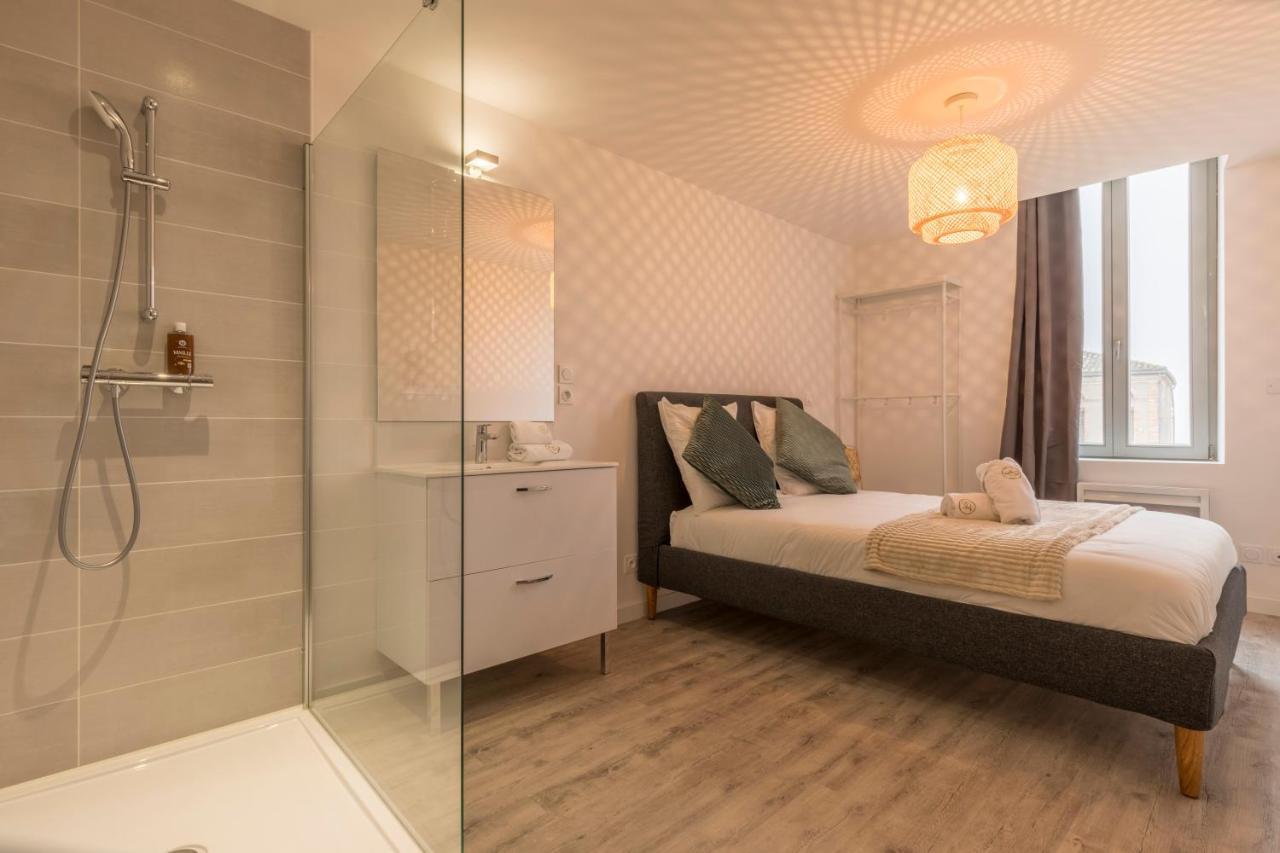 Atypique - 2 Chambres Avec Salles De Bains, Cuisine Equipee, Parking Gratuit Castelsarrasin Dış mekan fotoğraf